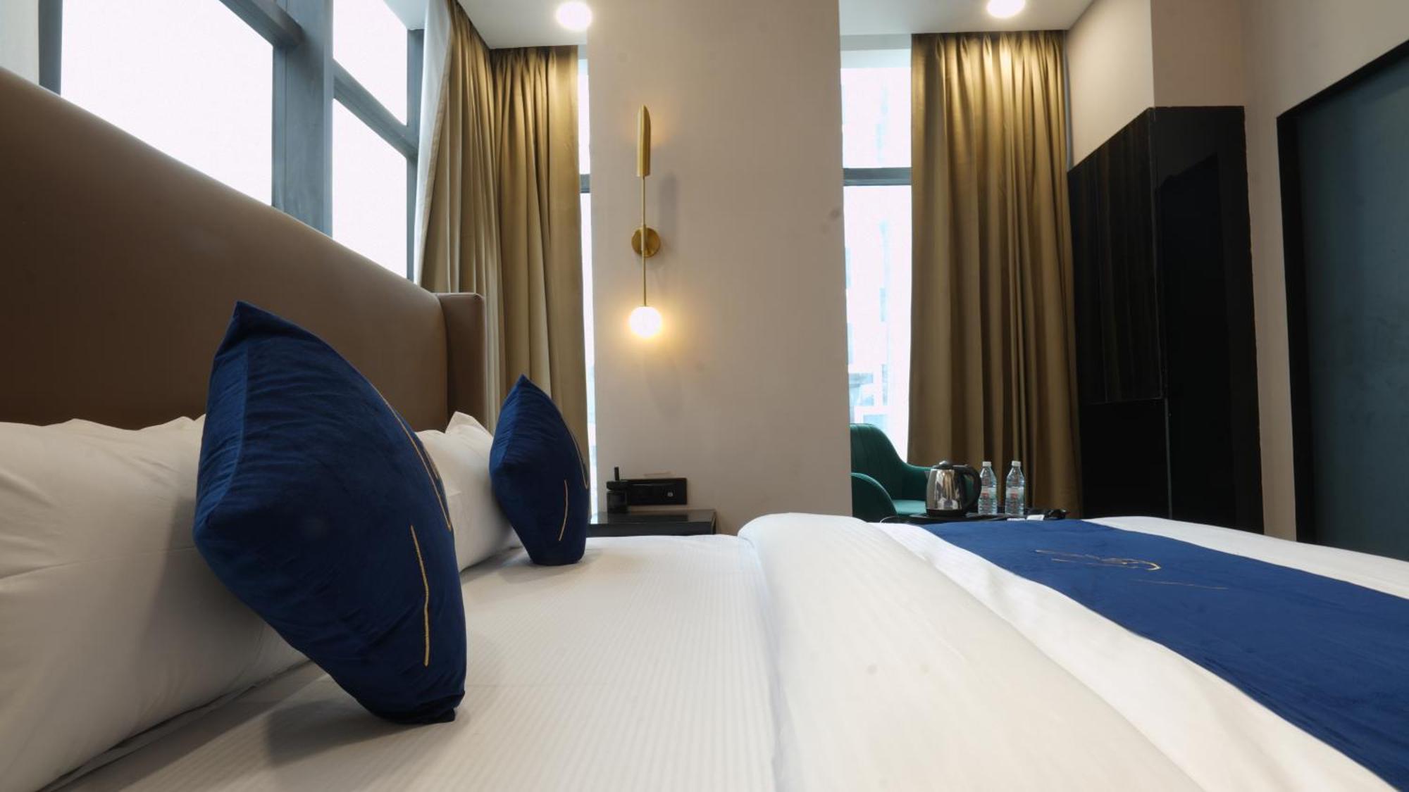 Aquila Grand Suites - Noida Sector 136 Екстериор снимка