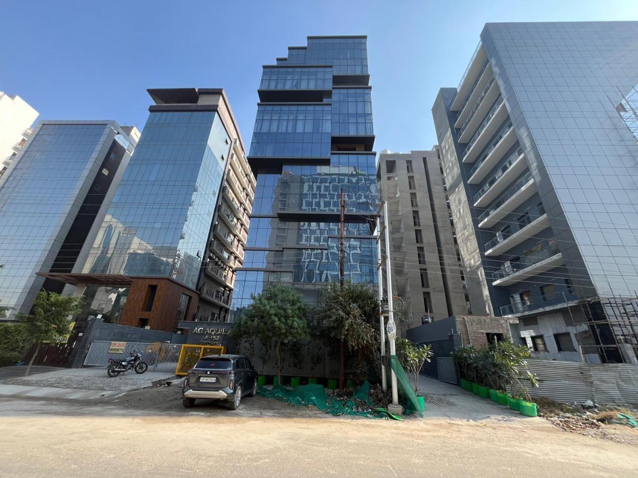 Aquila Grand Suites - Noida Sector 136 Екстериор снимка