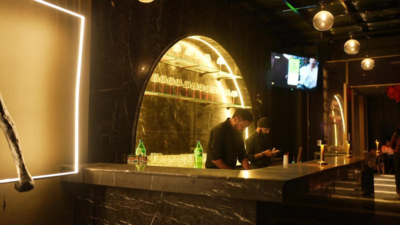 Aquila Grand Suites - Noida Sector 136 Екстериор снимка