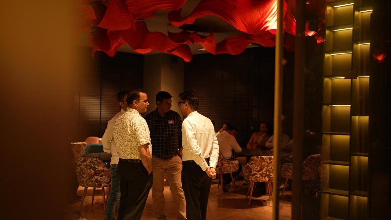 Aquila Grand Suites - Noida Sector 136 Екстериор снимка