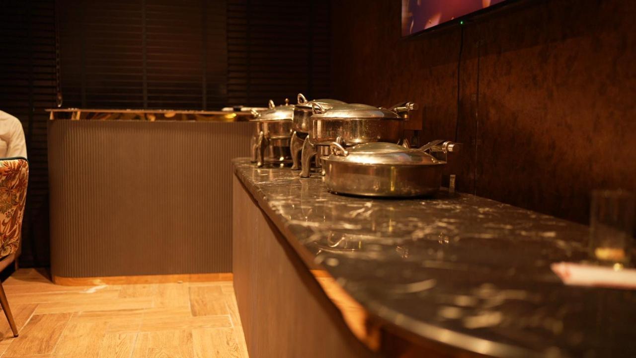Aquila Grand Suites - Noida Sector 136 Екстериор снимка